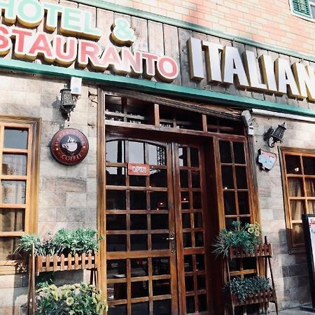 Hotel Italian House Baghdād Esterno foto
